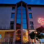 Family Favourite Hotel 2*