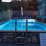 Hotel Family Favourite 2*